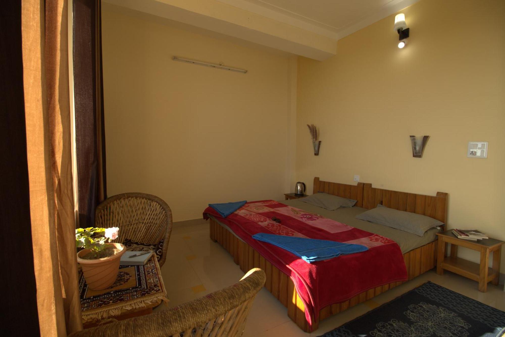 Oasis Guest House Bhagsu D'Shala Dharamshala Exterior foto
