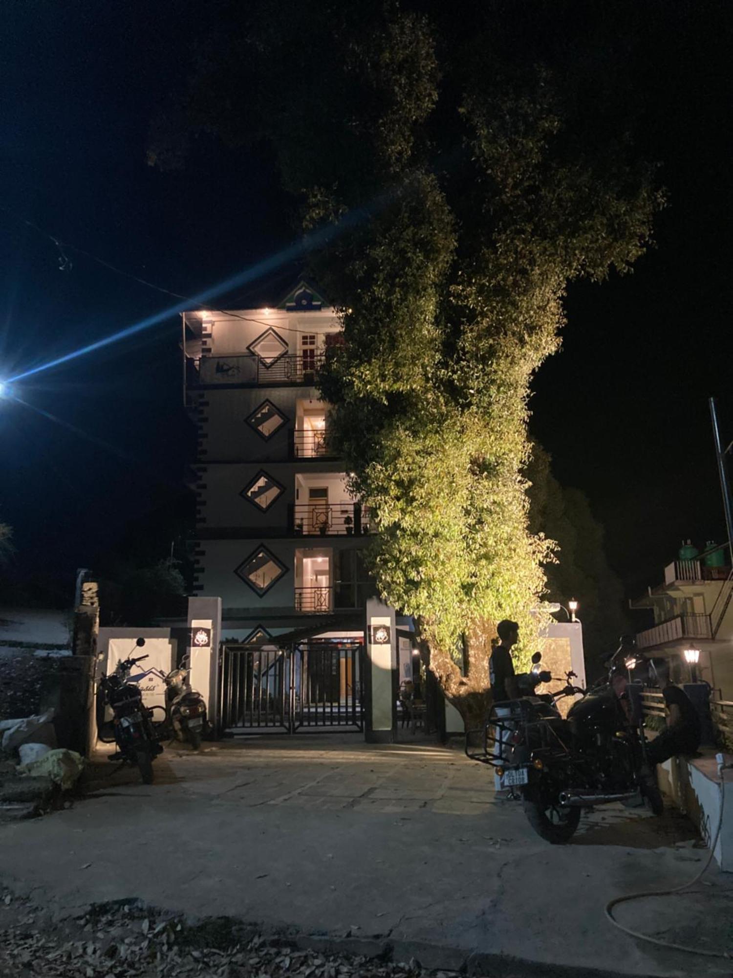 Oasis Guest House Bhagsu D'Shala Dharamshala Exterior foto
