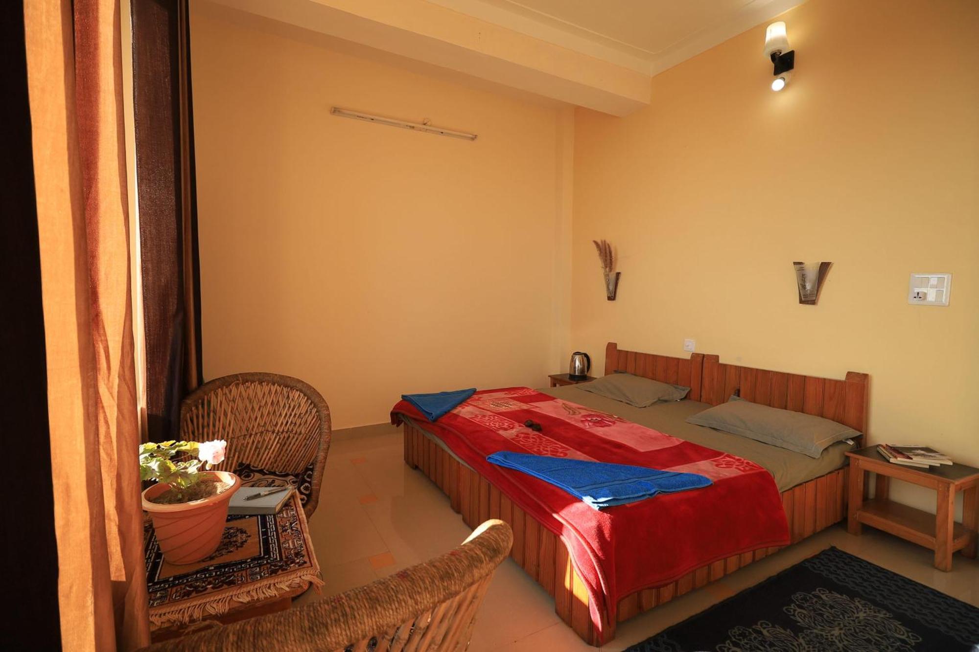 Oasis Guest House Bhagsu D'Shala Dharamshala Exterior foto